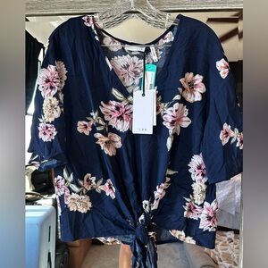 NWT Floral Print Top